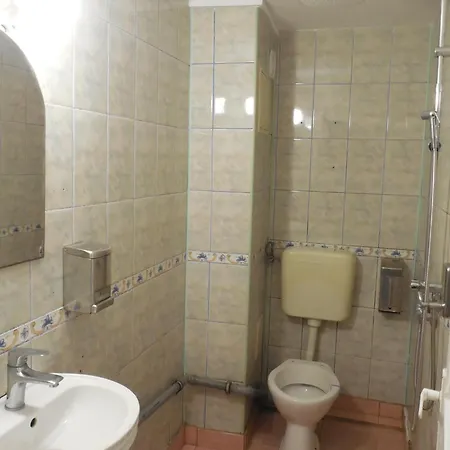 Mario Vandrerhjem Bukarest